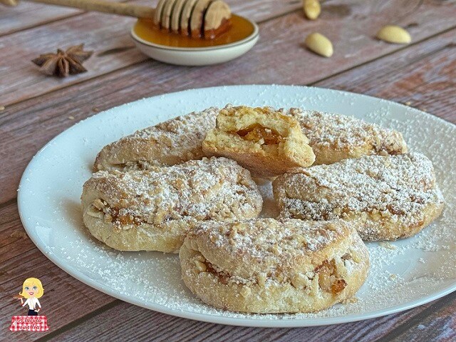 Biscuits Turcs aux Amandes en Croissant