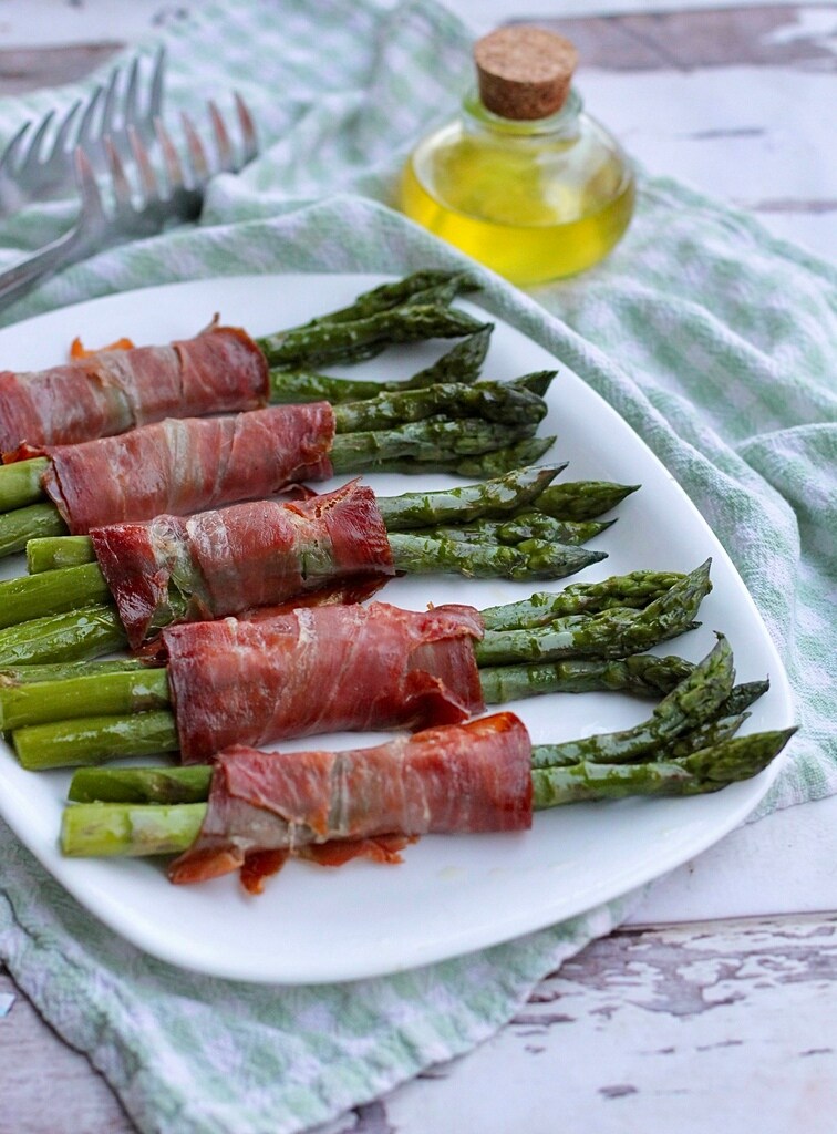 Asperges et speck, avec 2 ingrédients tu as un accompagnement qui déchire