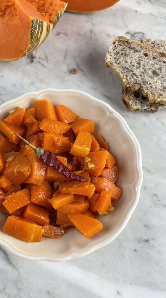 Courge en dés sautée à la poêle