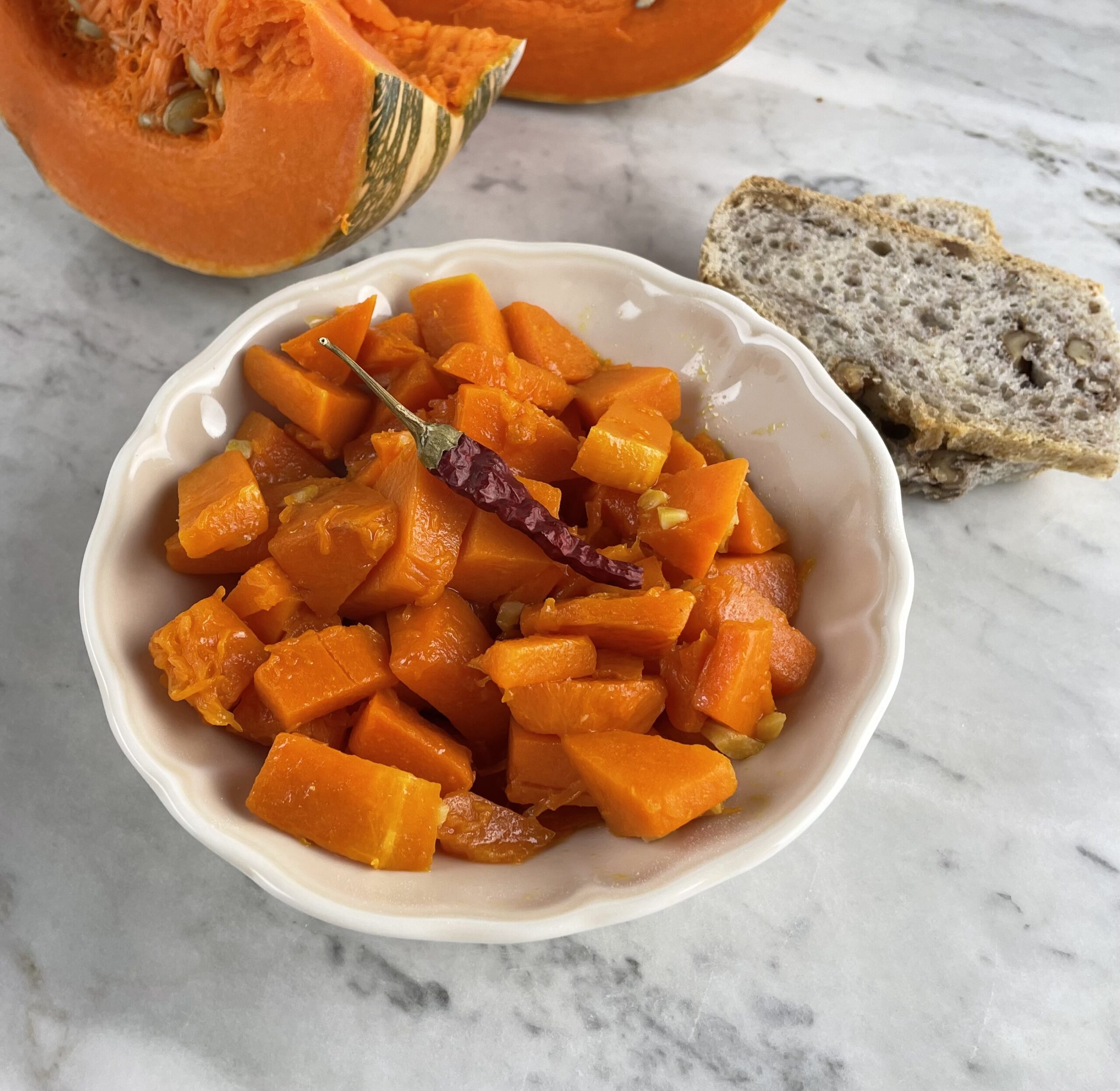 Courge en dés sautée à la poêle