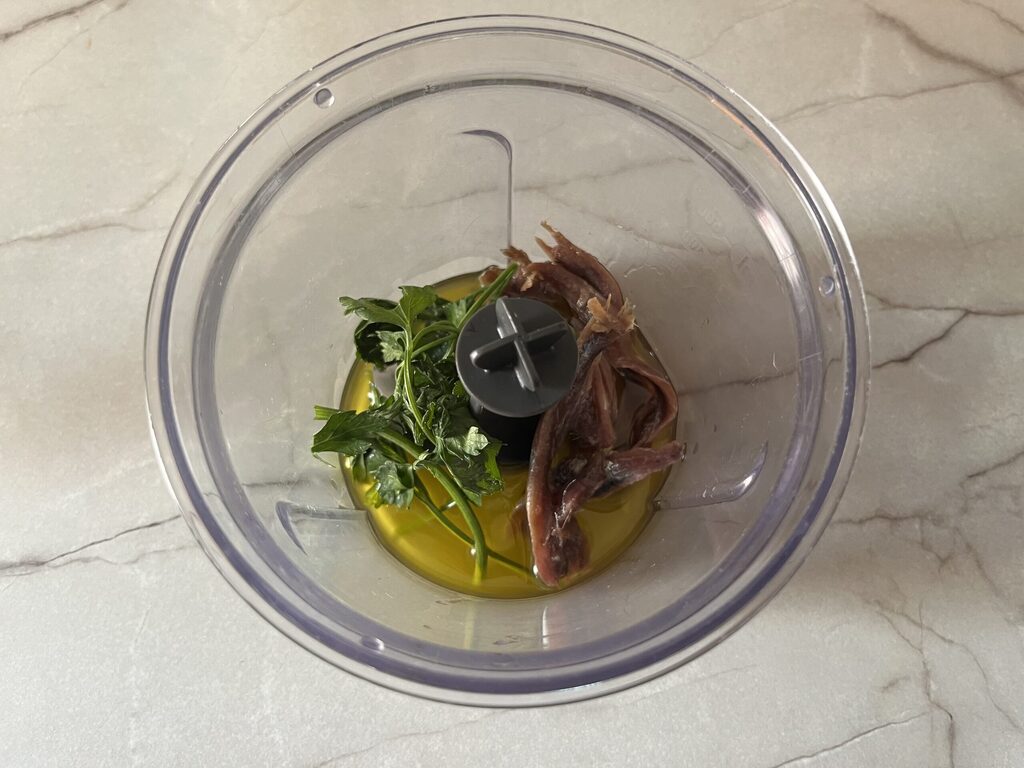 Poivrons gratinés aux anchois sans fromage, 3 ingrédients seulement pour un accompagnement qui déchire !