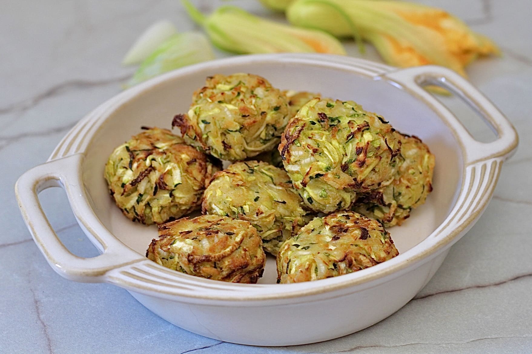 Boulettes avec courgettes et pommes de terre LA RECETTE ASTUCIEUSE pour des boulettes légères qui disparaissent rapidement