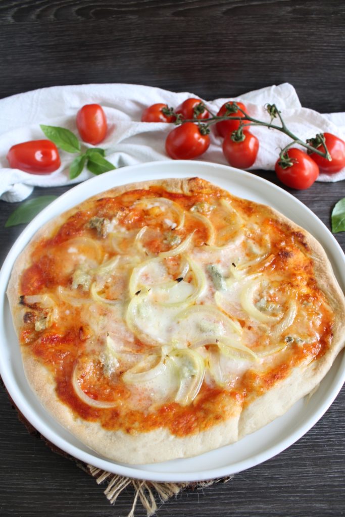 Pizza au Gorgonzola et Oignons