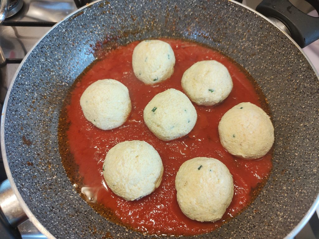 Boulettes de ricotta à la tomate
