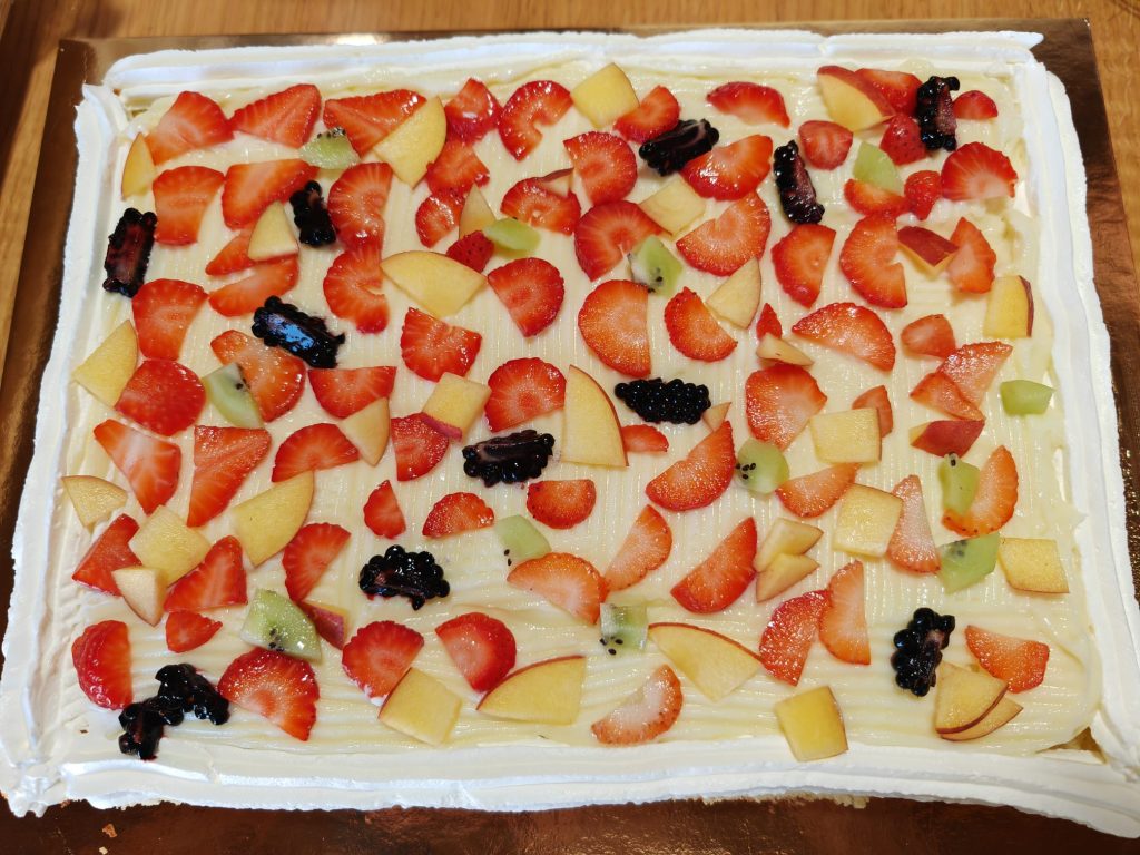 Gâteau de fruits rectangulaire