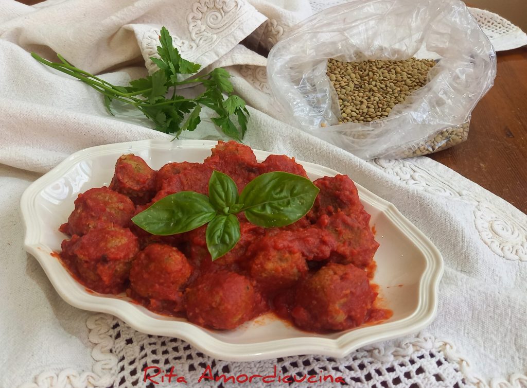 Boulettes de lentilles à la sauce à la sicilienne