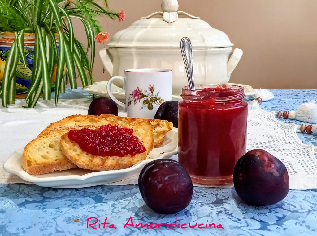 Compote de prunes sans sucre.