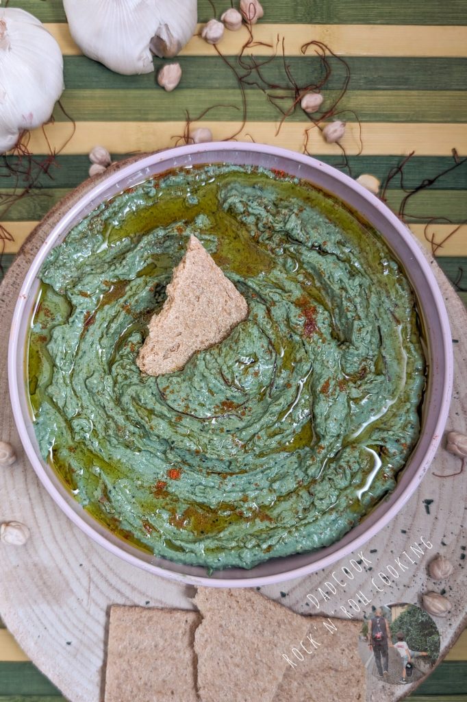 Houmous à la spiruline : facile, rapide et parfait pour les apéritifs et les collations
