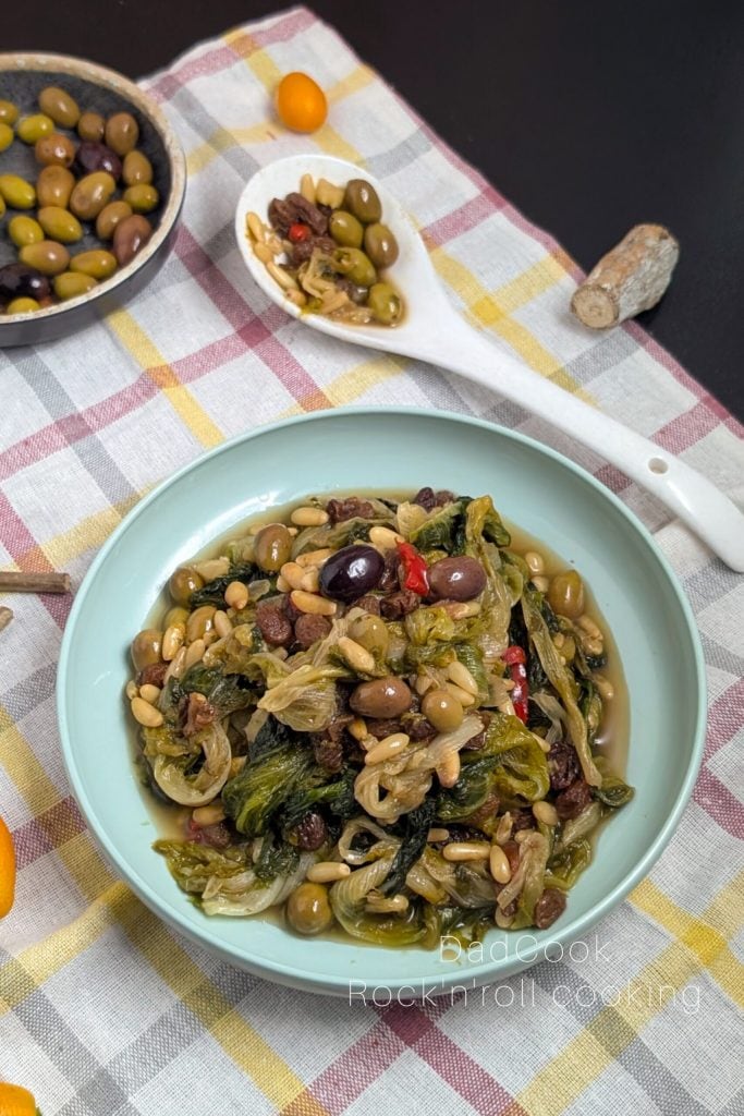 Scarole à la poêle à la napolitaine