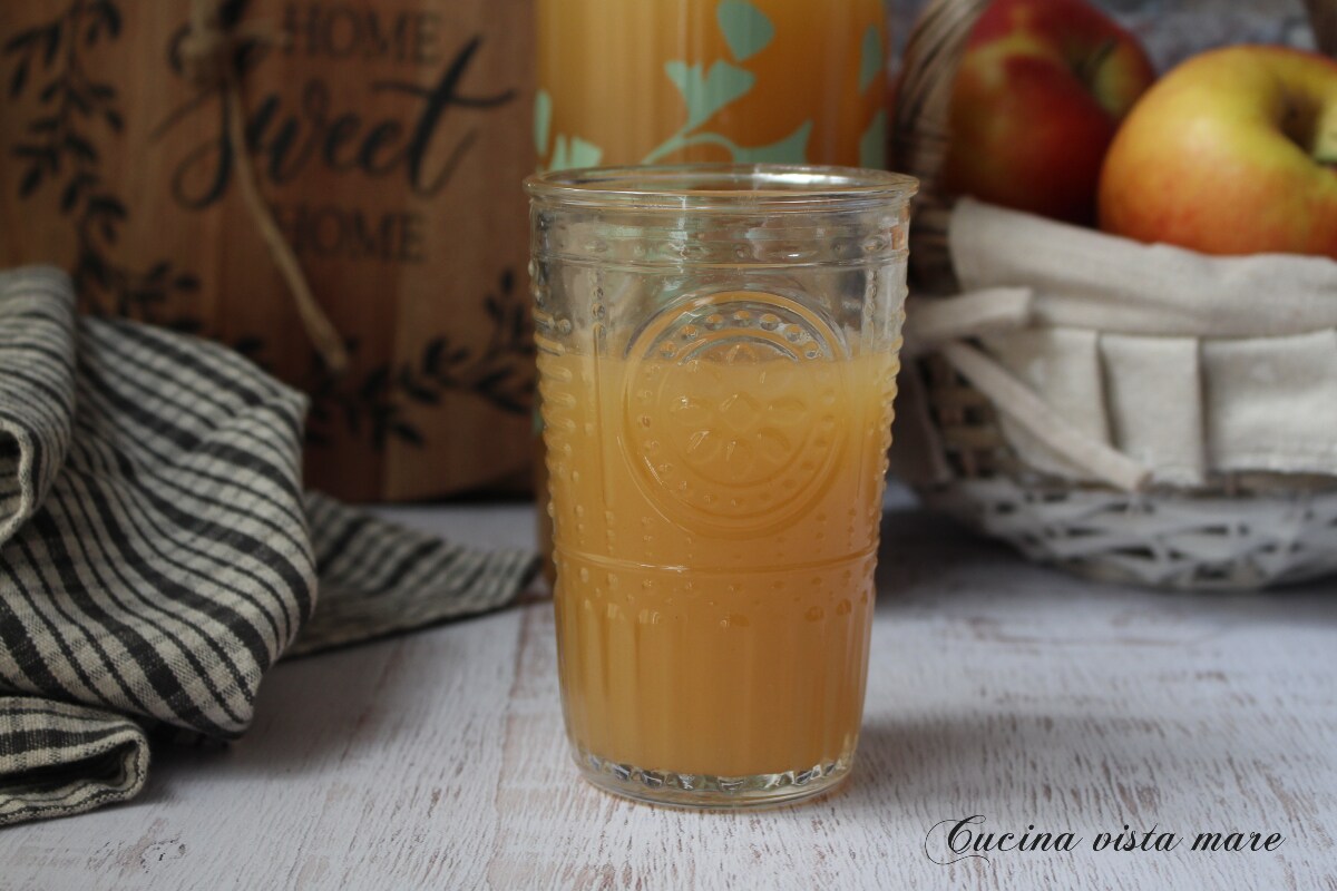 Jus de rooibos et pomme