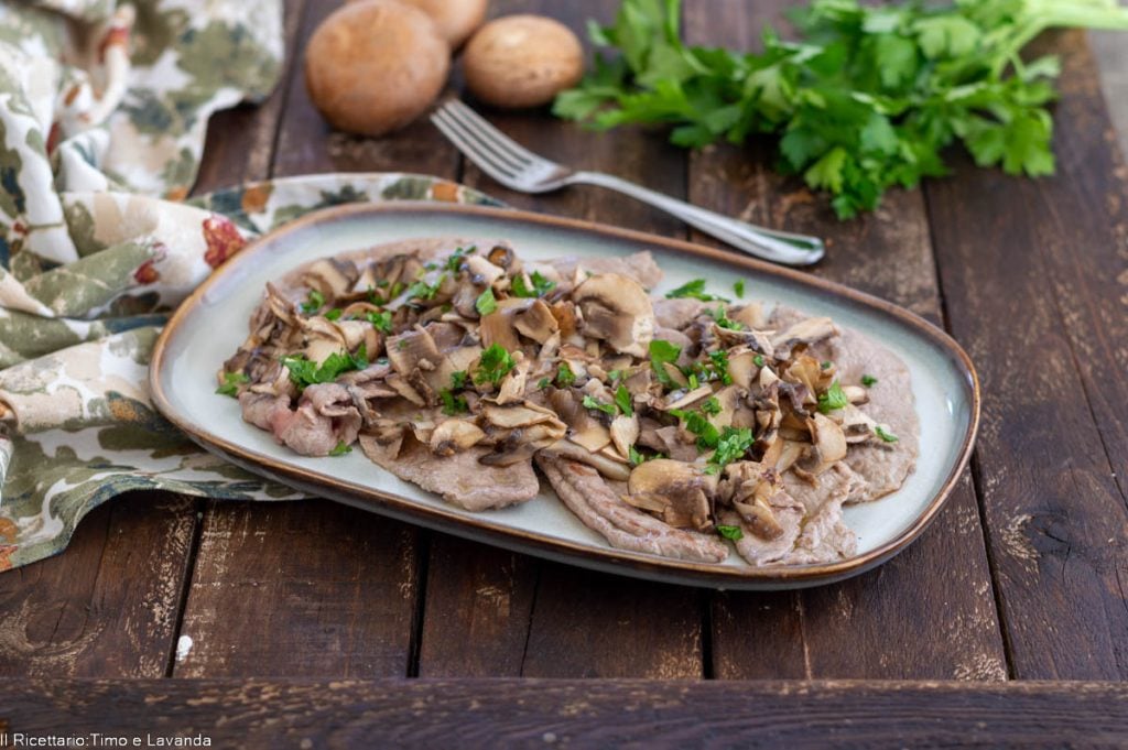 LANIÈRES DE VIANDE AUX CHAMPIGNONS