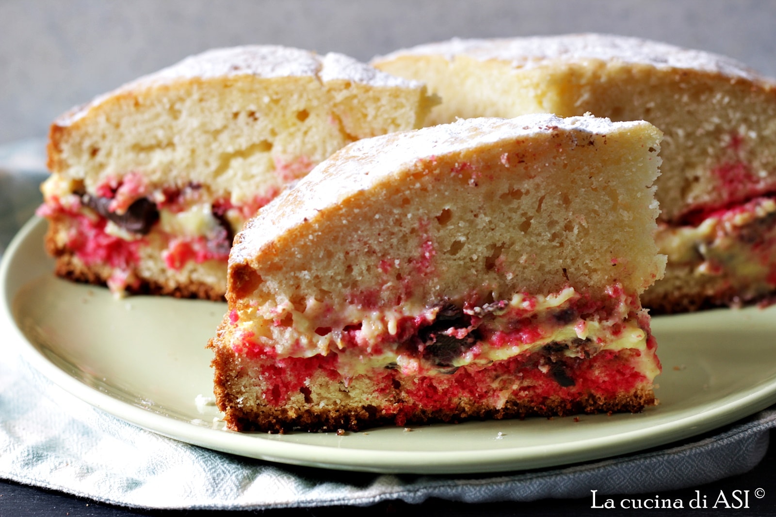 GÂTEAU DES 7 POTS AVEC ALCHERMES ET CRÈME