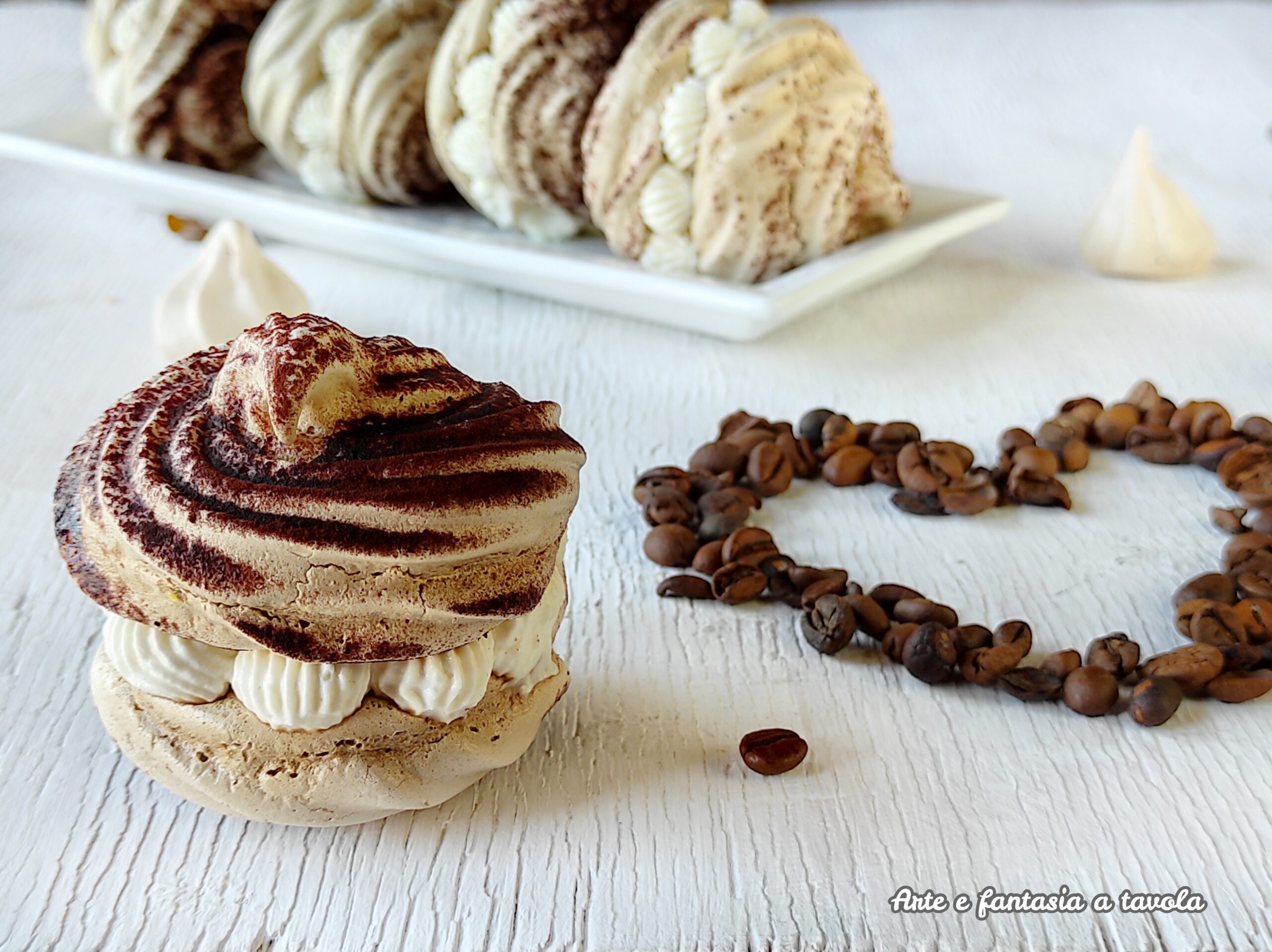 Meringues au café garnies
