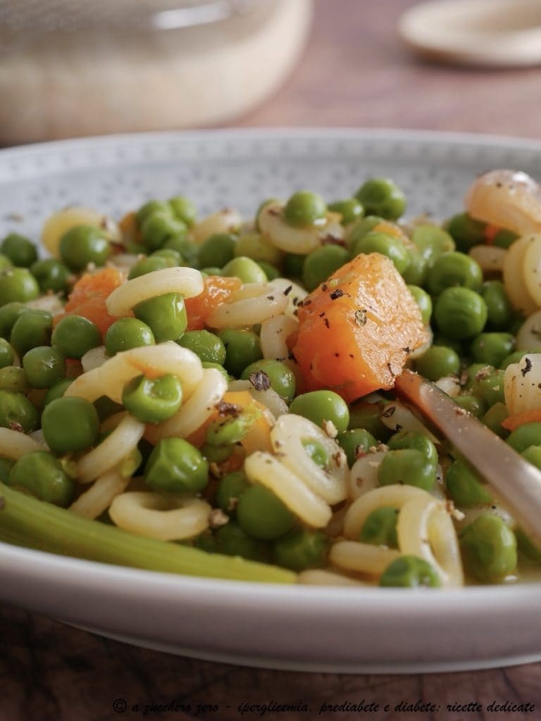 Minestrone de petits pois et légumes