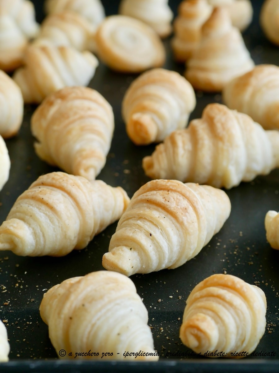 Mini croissants en pâte feuilletée légère
