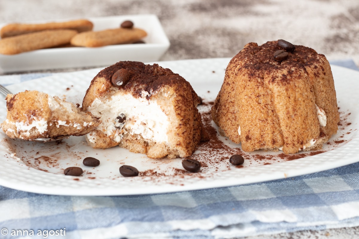 Mini-gâteaux de Pavesini avec crème au café