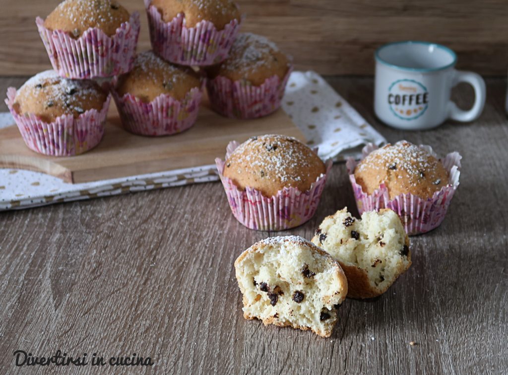 Muffins avec boisson à l'avoine et pépites de chocolat