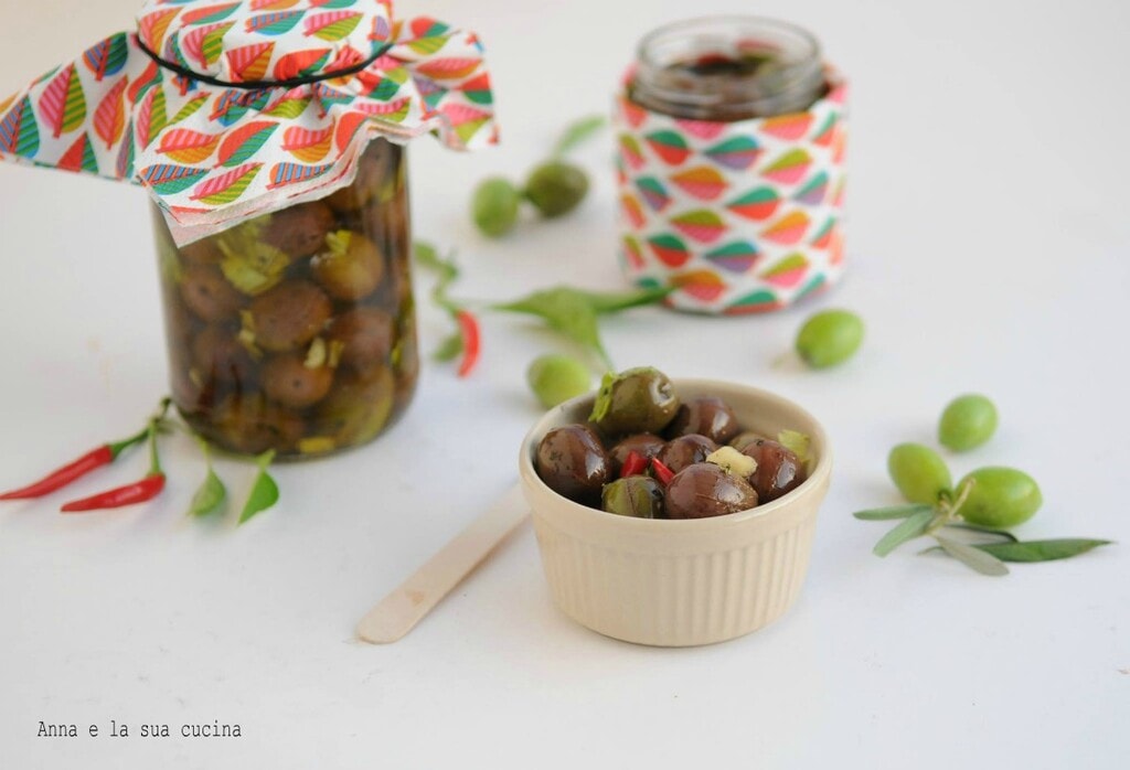 Olives entaillées à l'huile recette calabraise