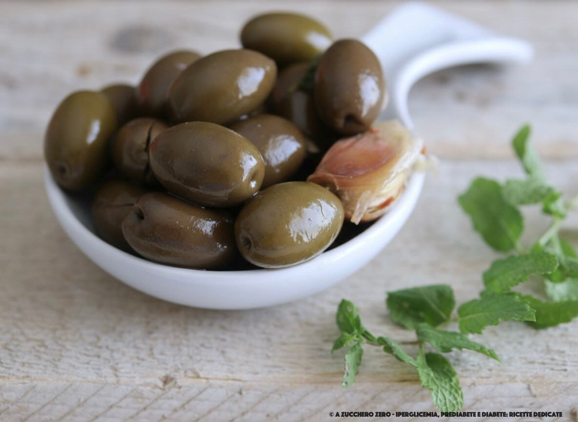 Olives vertes écrasées | recette sicilienne préparation étape par étape