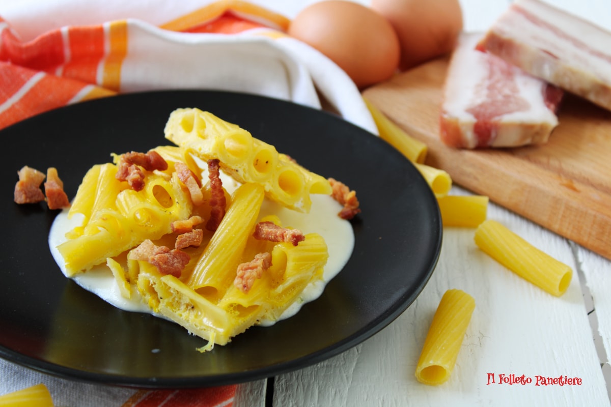 Omelette de pâtes à la carbonara