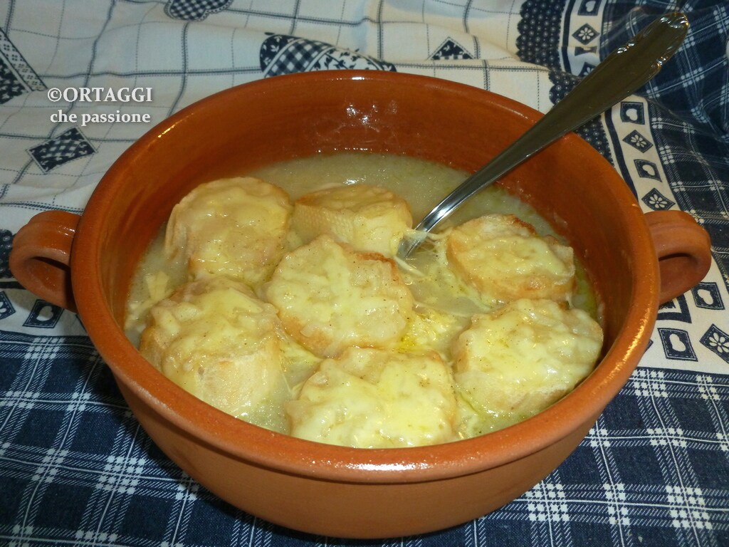 Soupe à l’oignon rapide – recette de grand-mère