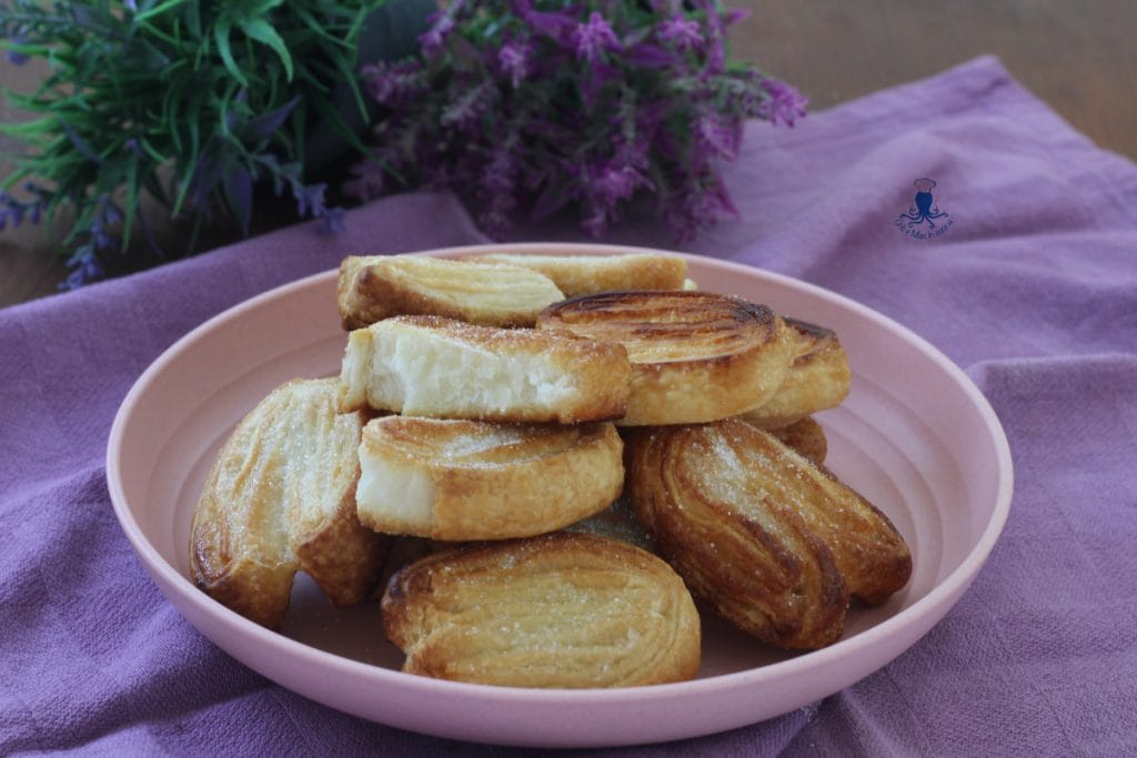 PALMIERS OU OREILLETTES EN PÂTE FEUILLETÉE