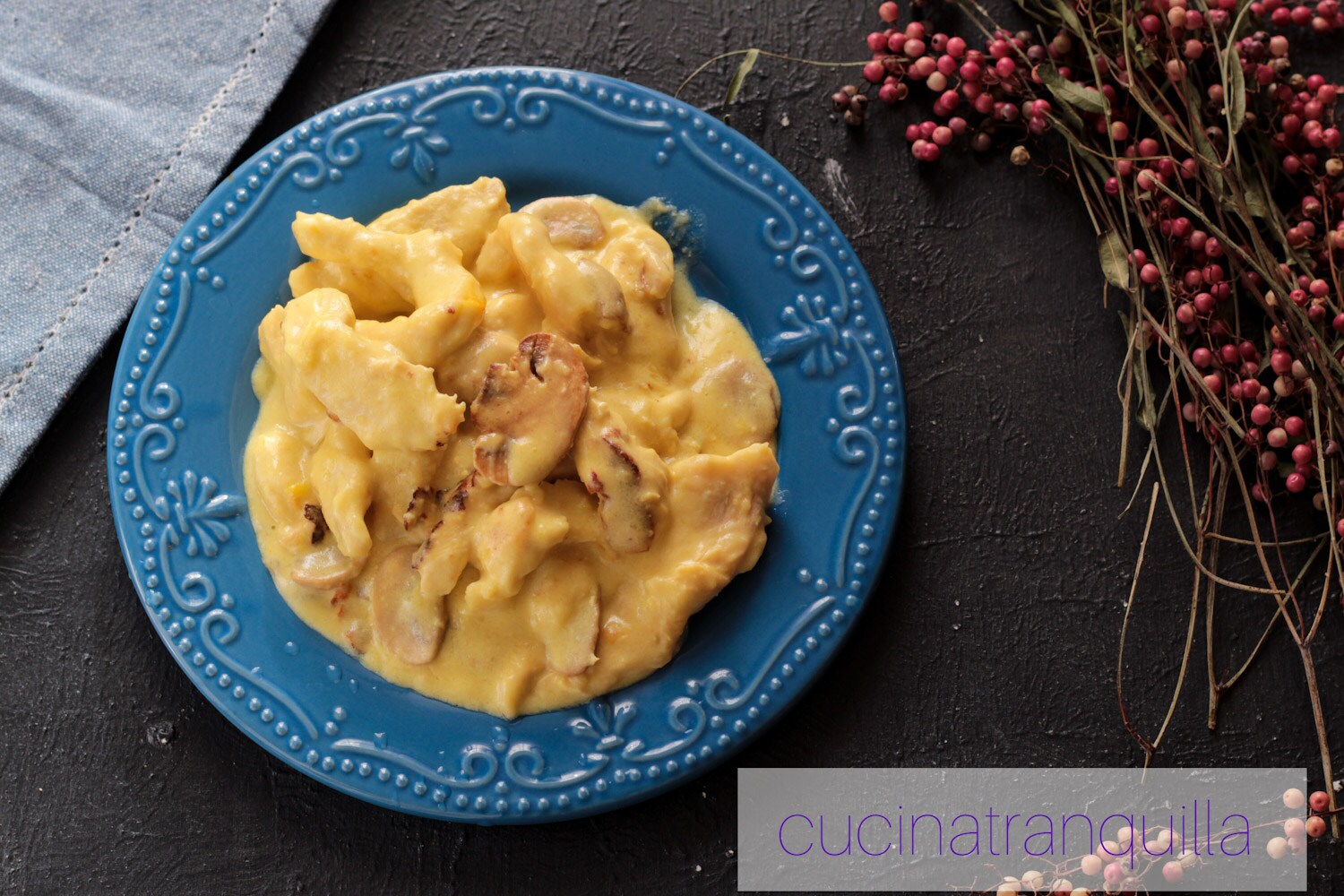 Poulet crémeux au safran avec champignons
