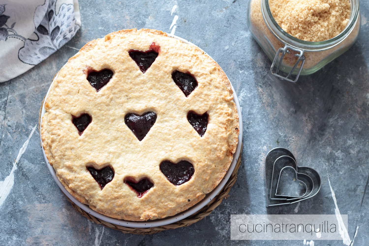 Tarte avec sucre de canne complet et confiture de griottes