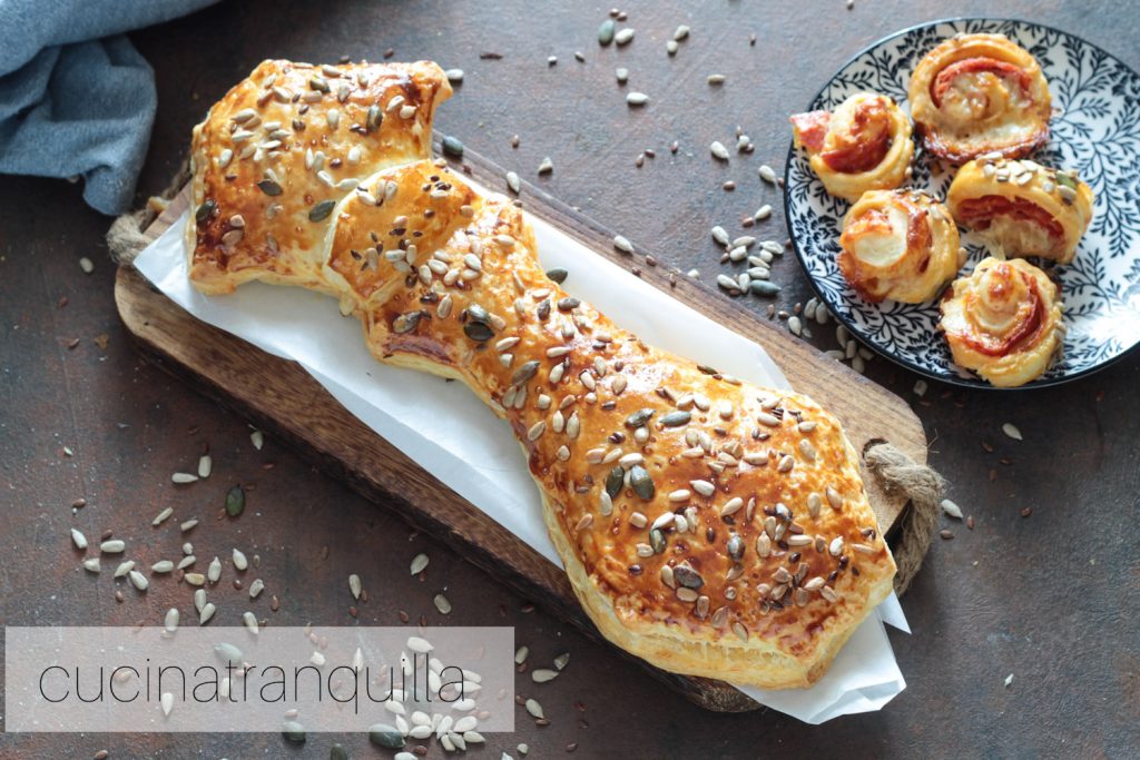 Cravate salée de pâte feuilletée