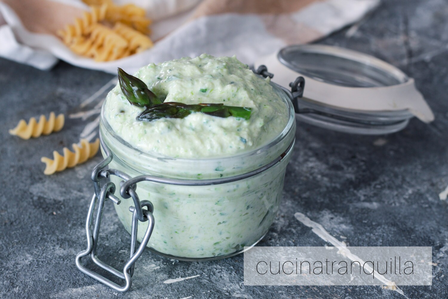 Crème de ricotta avec courgettes et asperges