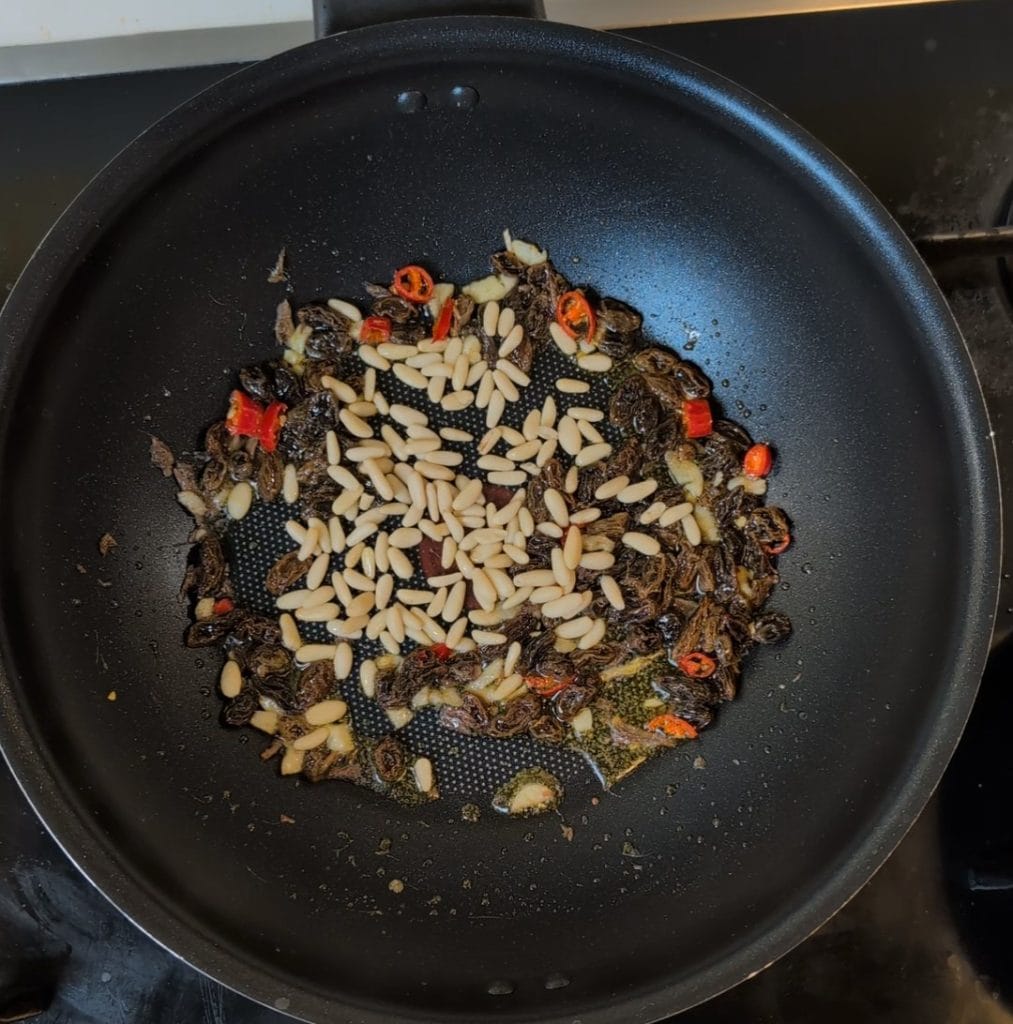 Scarole à la poêle à la napolitaine