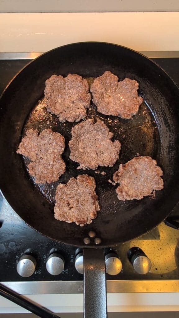 Smash Burger 2025 : La Recette Définitive pour un Résultat Croquant et Juteux Fait Maison