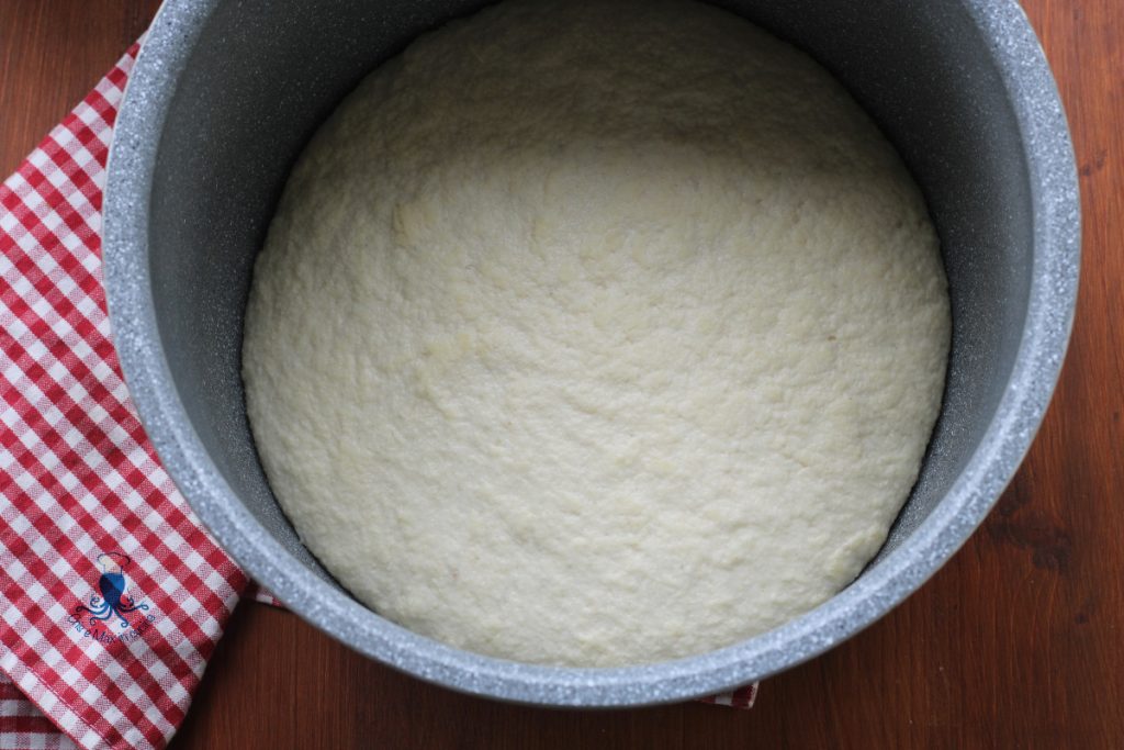 Pain à la farine de blé dur dans le multicooker3