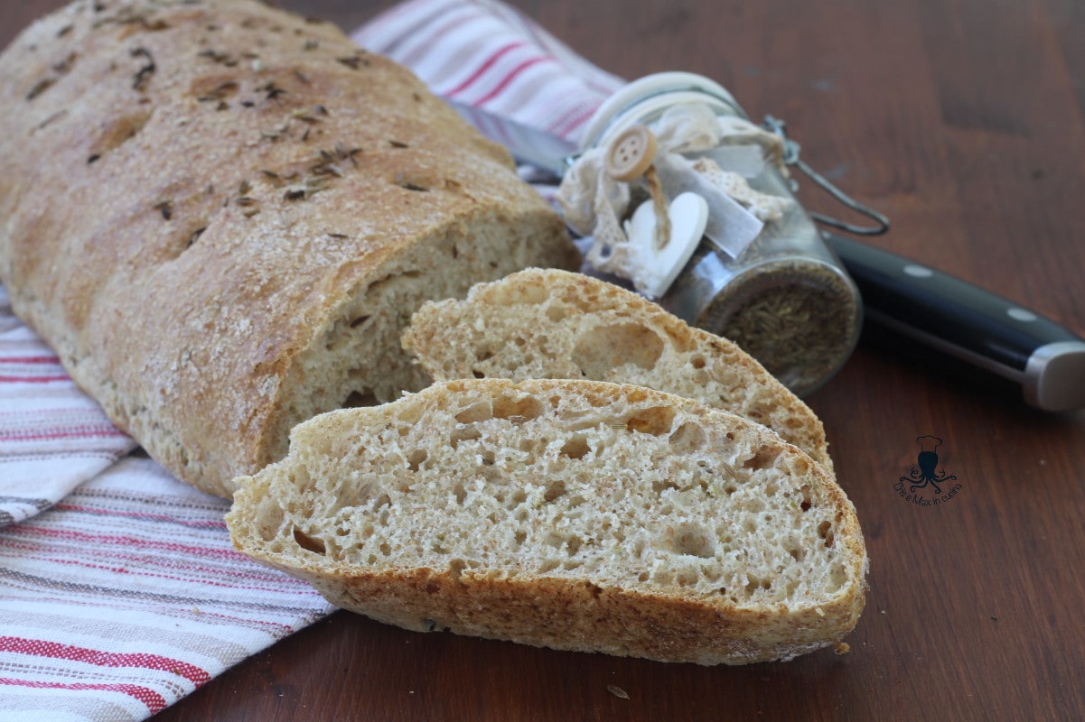 Pain au cumin, recette avec farine complète