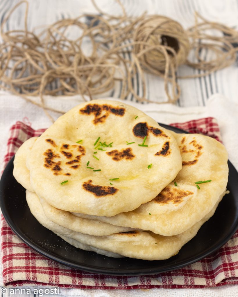 Pain naan à la poêle recette indienne