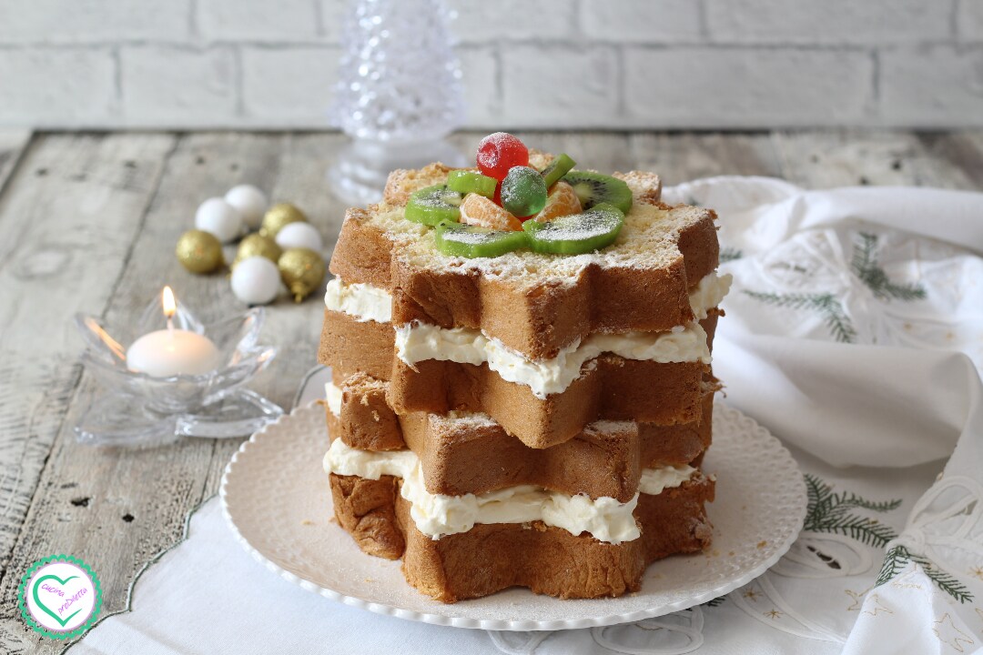 Pandoro farci avec crème et chantilly