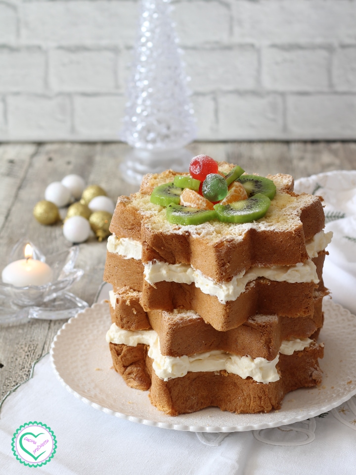 Pandoro farci avec crème et chantilly