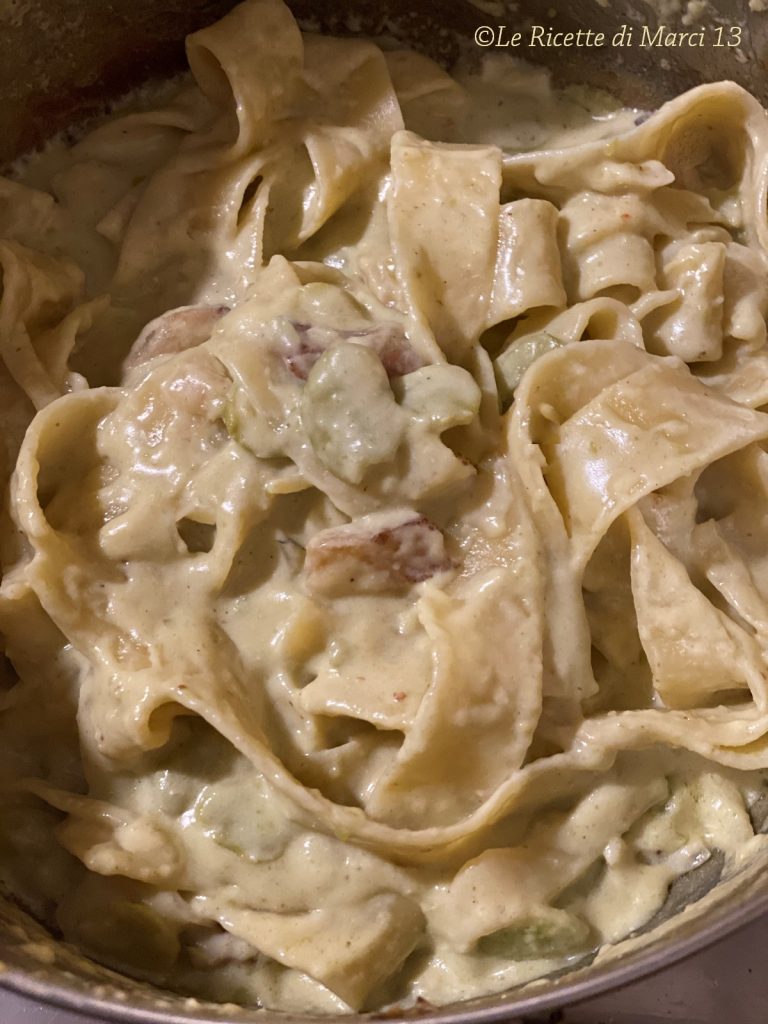 Pappardelles crémeuses aux fèves, chicorée et ricotta