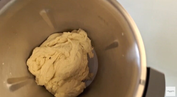 Pâte à piadina avec l'huile