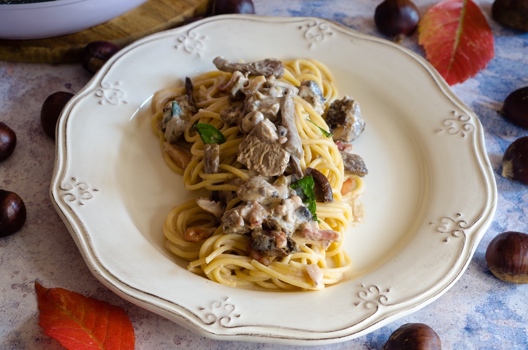 Pâtes à la crème de marrons, champignons et joue de porc