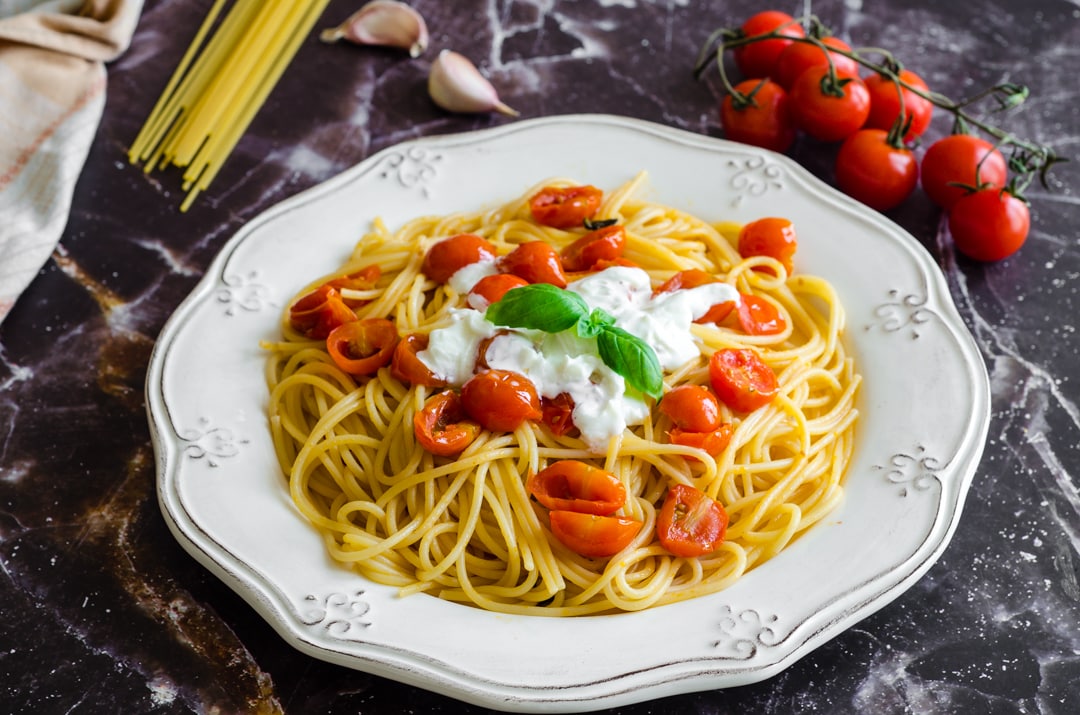 Pâtes stracciatella et tomates cerises, facile à préparer et savoureuse !