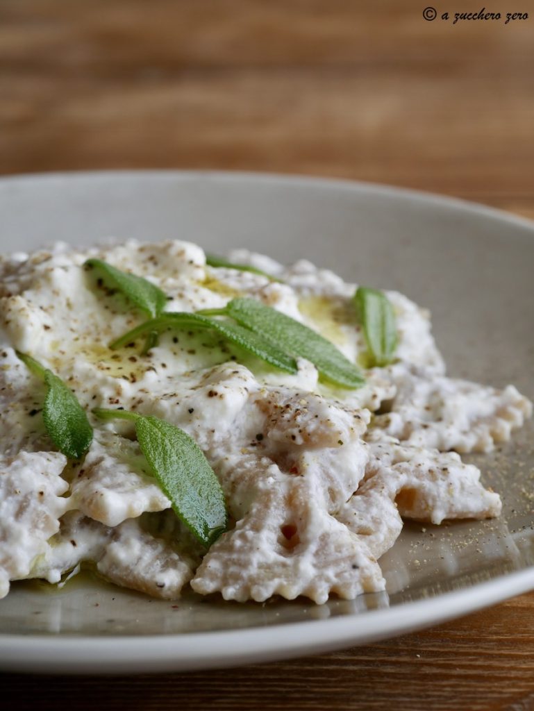 Pâtes complètes à la ricotta et sauge