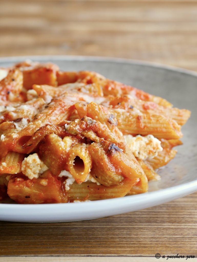 Pâtes complètes au four avec aubergines et ricotta