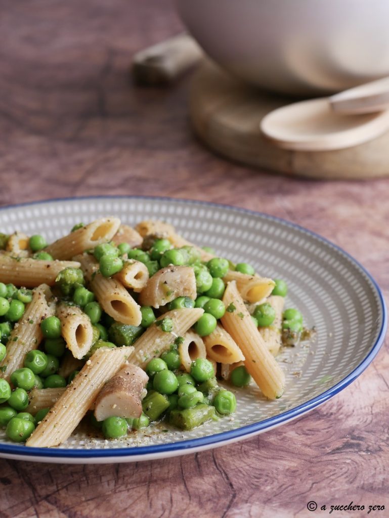 Pâtes complètes aux cèpes et asperges avec petits pois