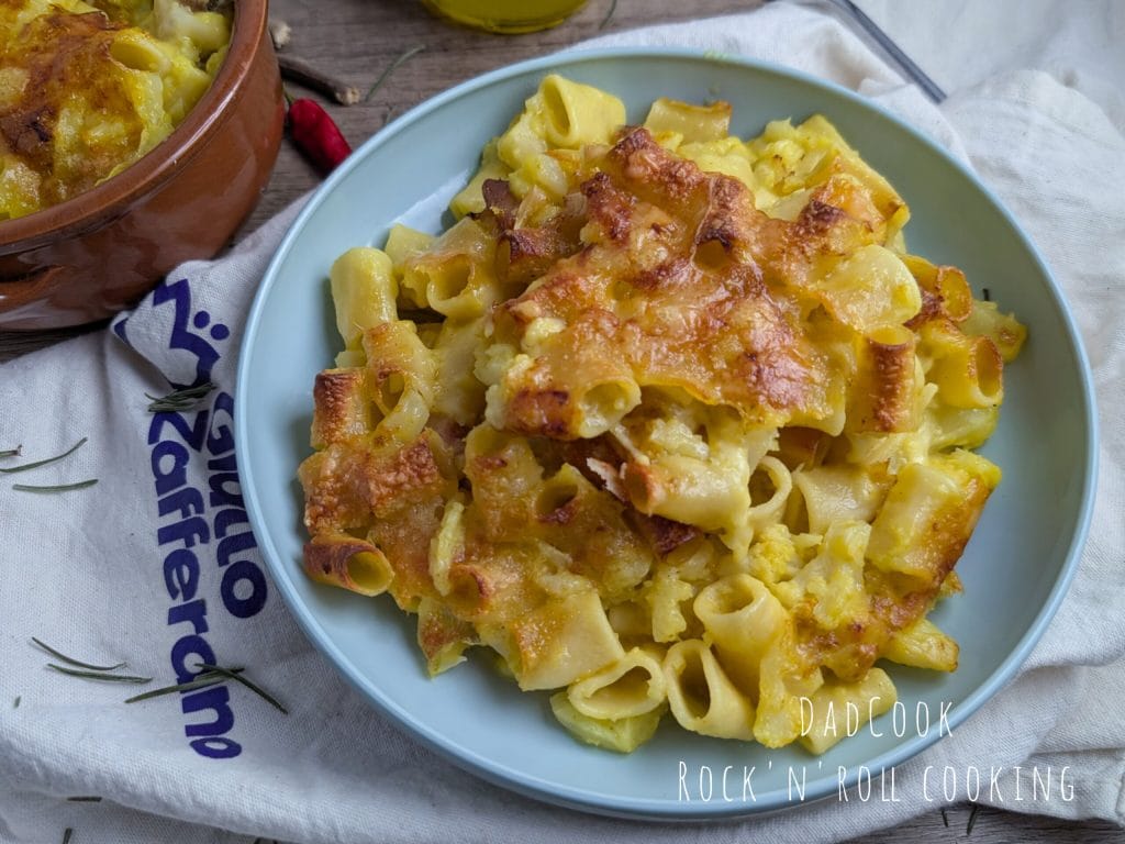 Pâtes et chou-fleur gratinés au four recette facile et savoureuse