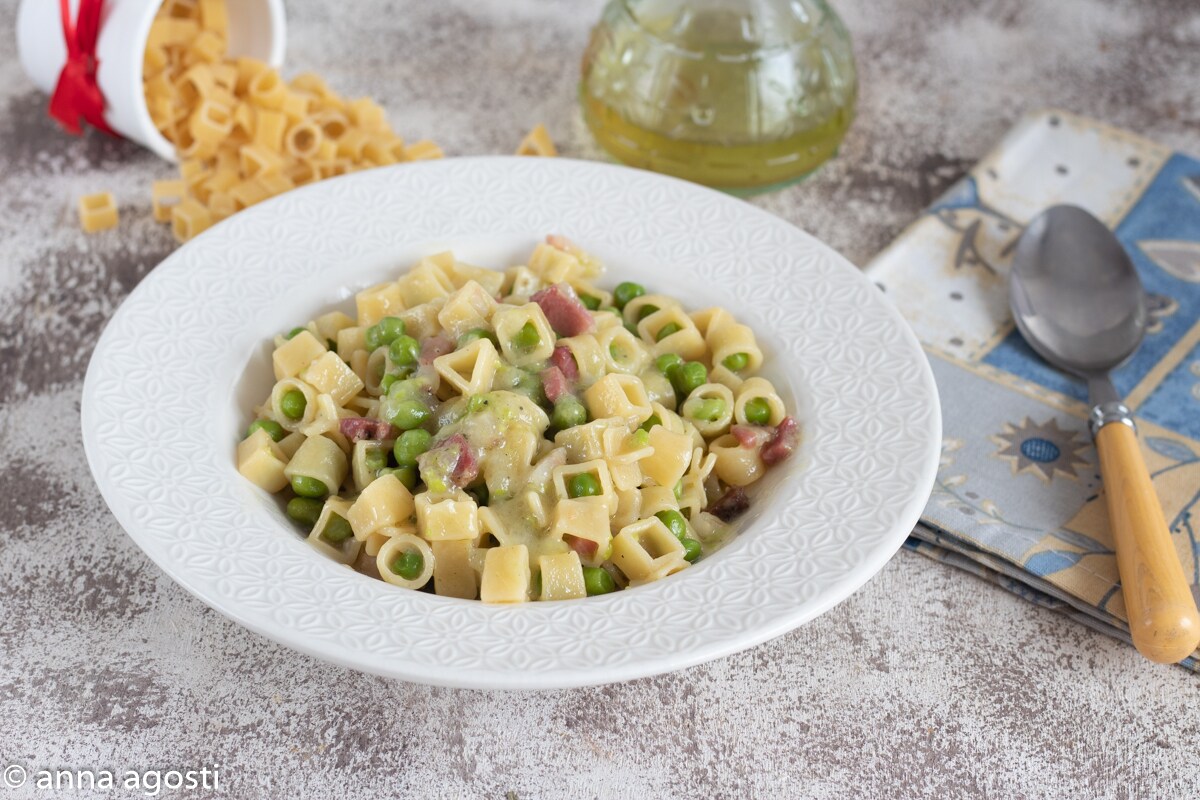 Pâtes et Petits Pois à la Napolitaine