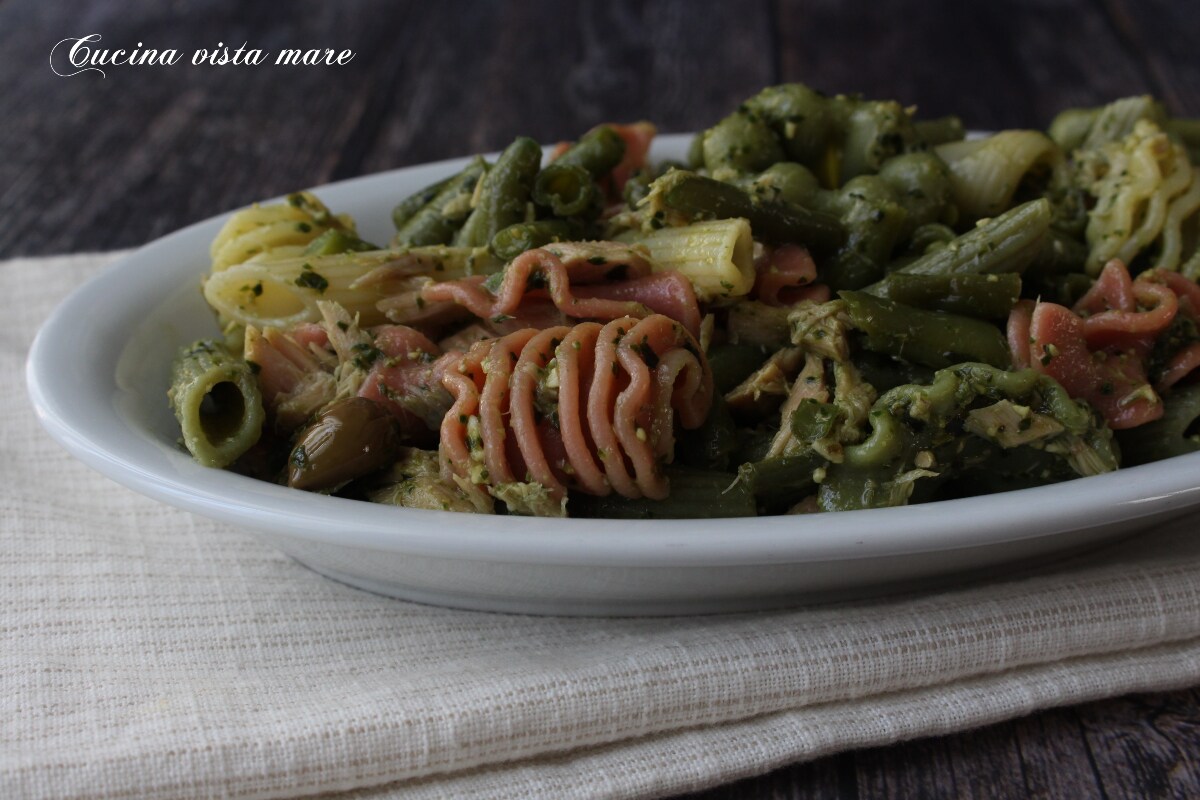 Pâtes froides au thon et haricots verts