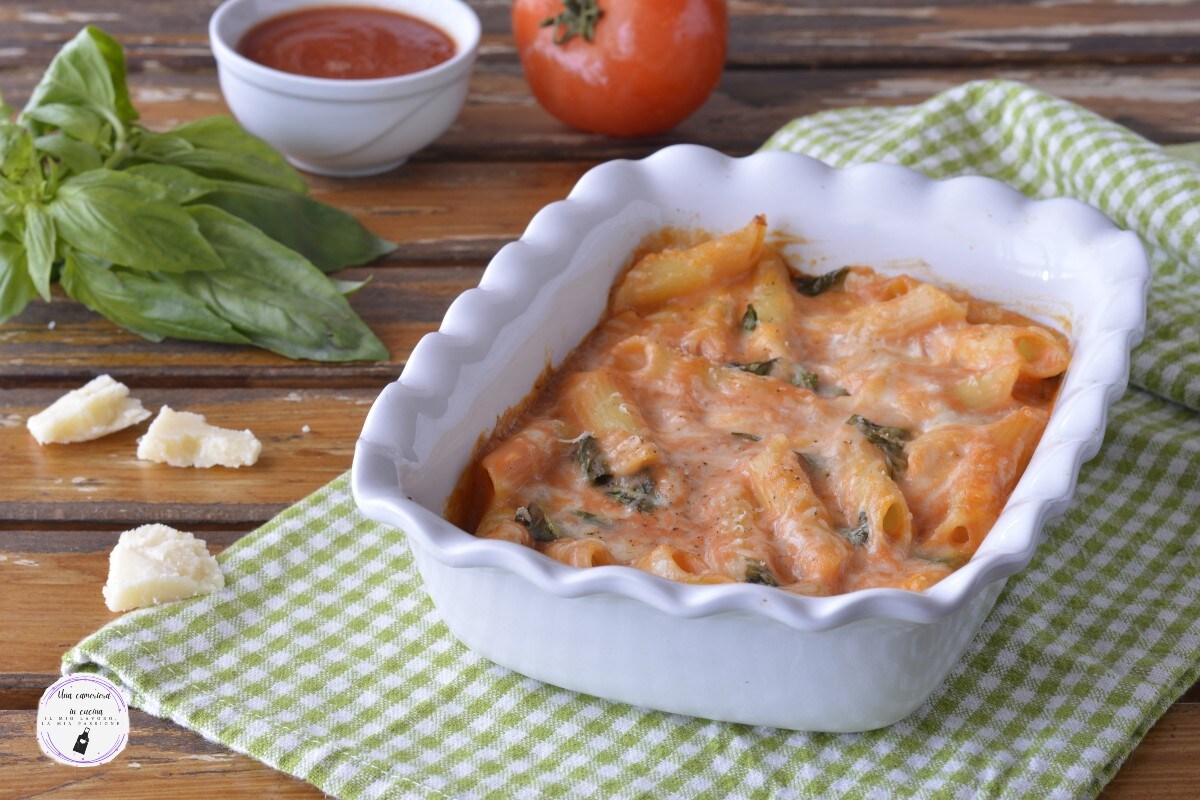 Pâtes gratinées avec tomate et mozzarella
