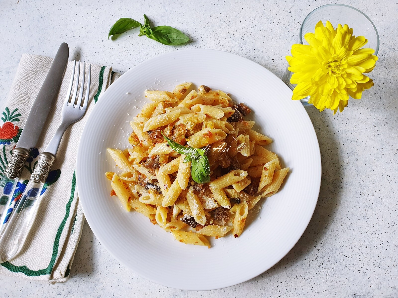 PENNETTE AUX AUBERGINES ET PECORINO