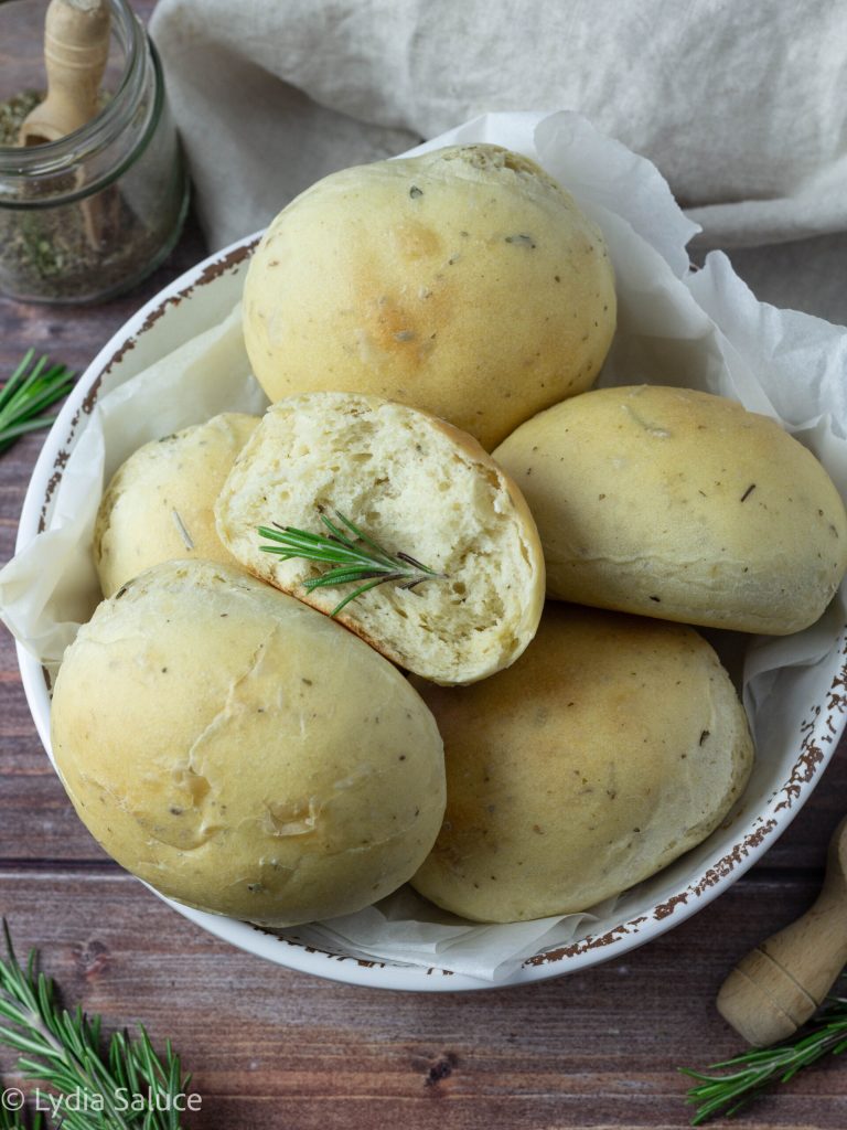 Petits Pains aux herbes aromatiques